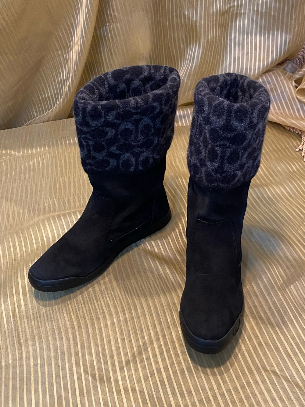 COACH Black leather Women's Boots with Patterned Wool Knit Cuff, size 8 - Picture 6 of 16